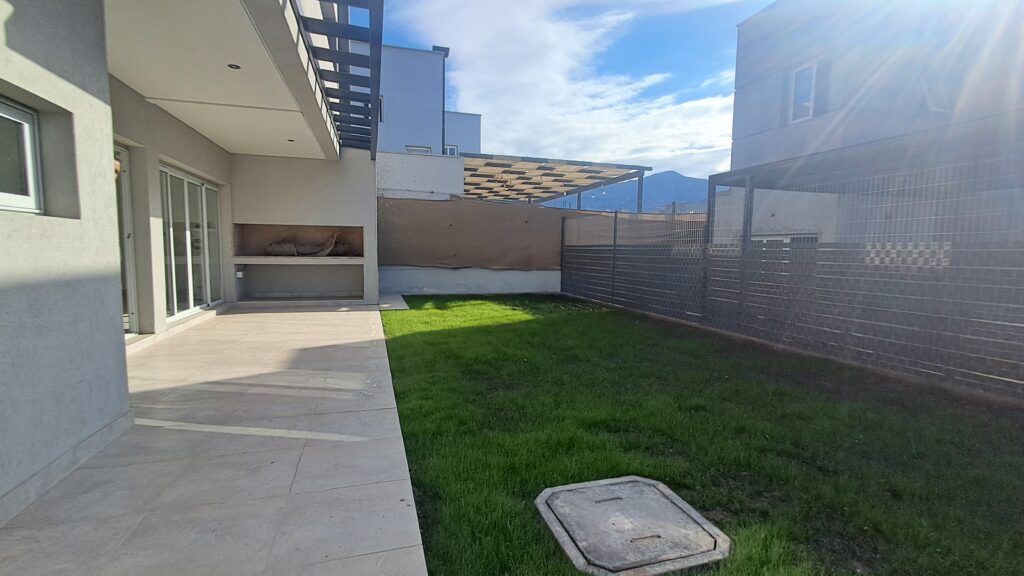 Casa en venta en barrio La Bastilla con 3 dormitorios 5 Casa en venta en barrio La Bastilla con 3 dormitorios - Busco Barrio Privado