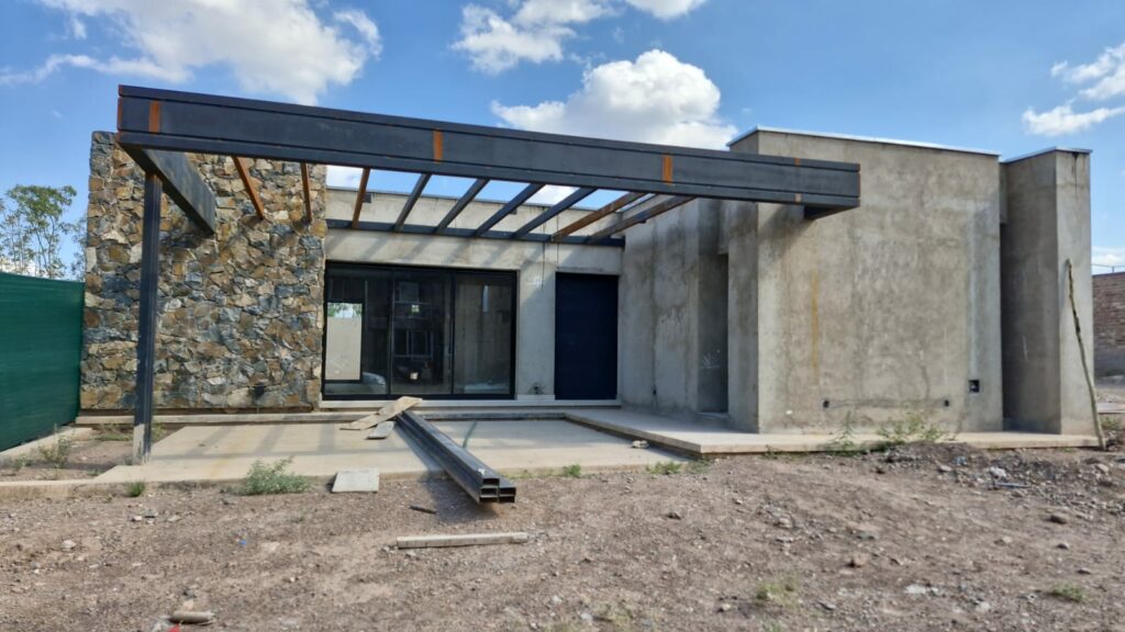 Casa a la venta 2 dormitorios en Las Acacias - Busco Barrio Privado
