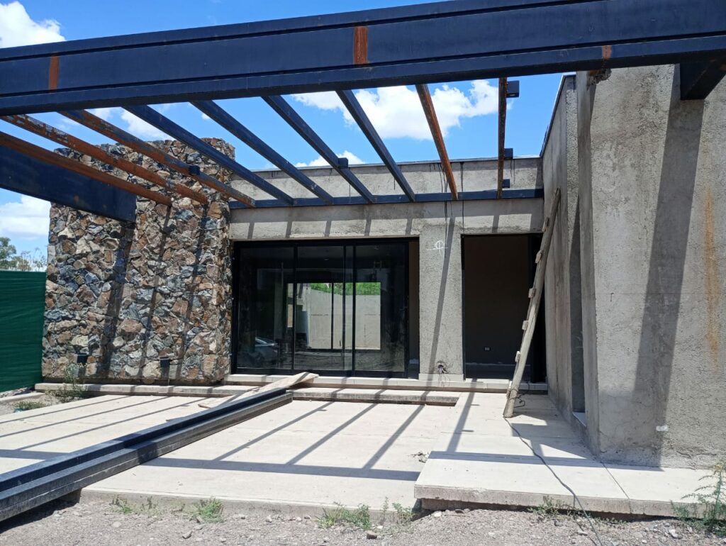 Casa a la venta 2 dormitorios en Las Acacias - Busco Barrio Privado