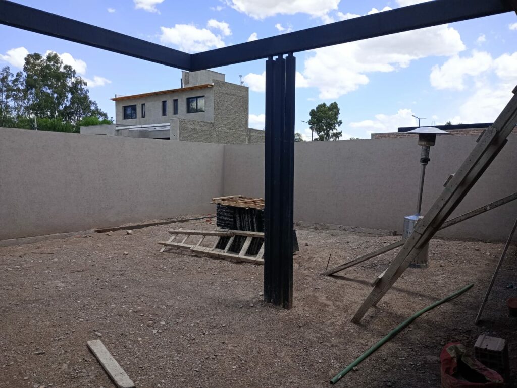 Casa a la venta 2 dormitorios en Las Acacias - Busco Barrio Privado