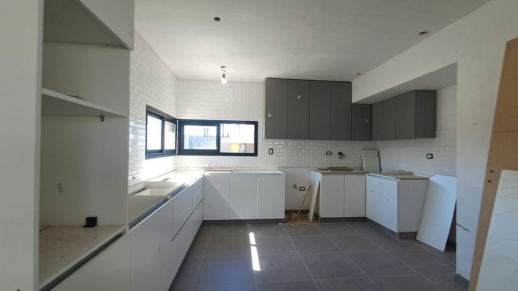 Casa Moderna a Estrenar en Esquina | Lar de Vieytes III 2 Casa Moderna a Estrenar en Esquina | Lar de Vieytes III - Busco Barrio Privado
