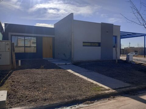 La Luisa - Amplia casa apta crédito con 3 dormitorios - Busco Barrio Privado