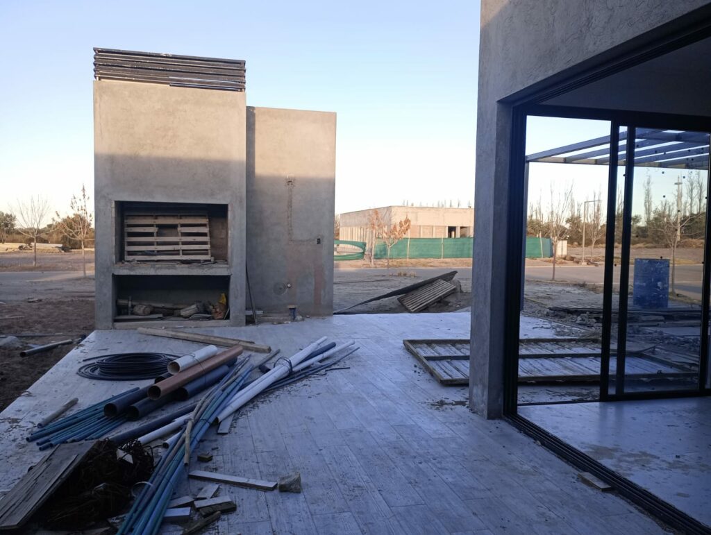 La Luisa - Amplia casa en venta con 220 m2 - Busco Barrio Privado