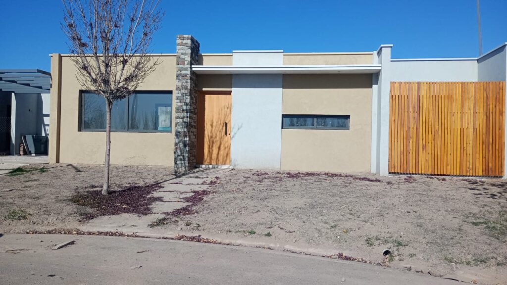 Casa a estrenar en barrio La Luisa - Apta crédito! - Busco Barrio Privado