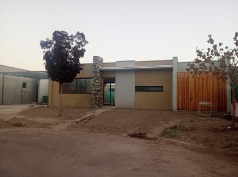 Casa a estrenar en barrio La Luisa - Busco Barrio Privado