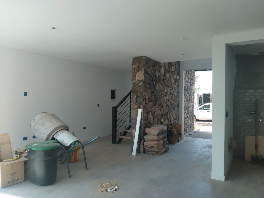 Casa de categoría a la venta en Lar de Drummond, Luján de Cuyo! - Busco Barrio Privado
