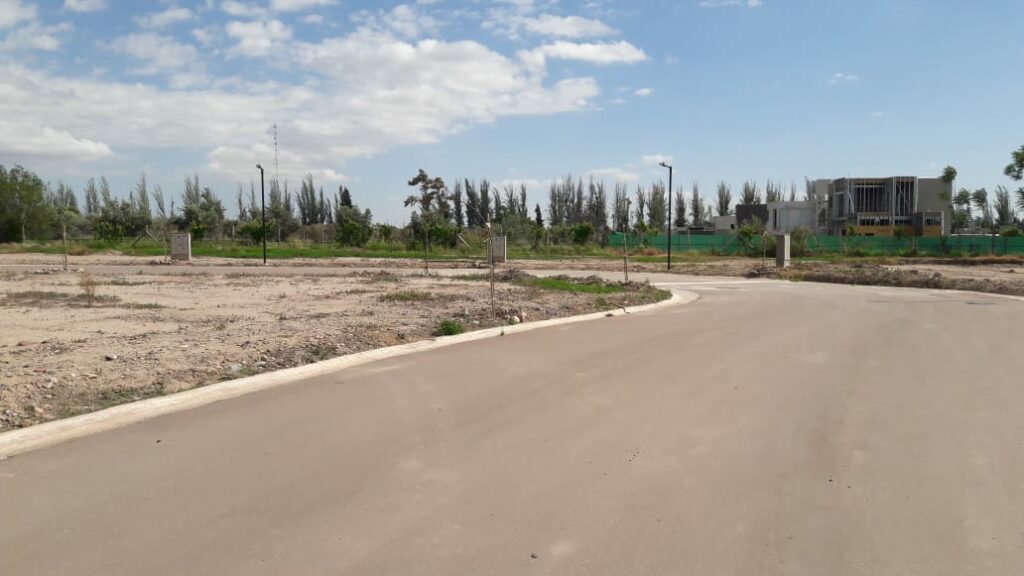 Lote esquina 500 m2 en Lar de Vieytes 2 sobre boulevard! - Busco Barrio Privado
