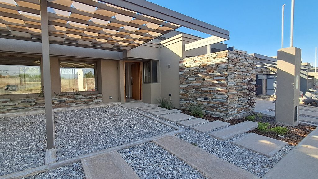 Casa en venta 2 dormitorios - Las Acacias - Apta crédito! 1 Casa en venta 2 dormitorios - Las Acacias - Apta crédito! - Busco Barrio Privado