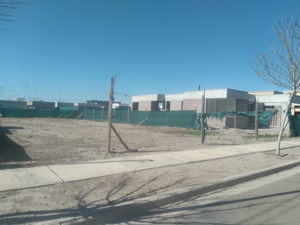 Lote de 680 m2 en Milcayac I con escritura - Busco Barrio Privado